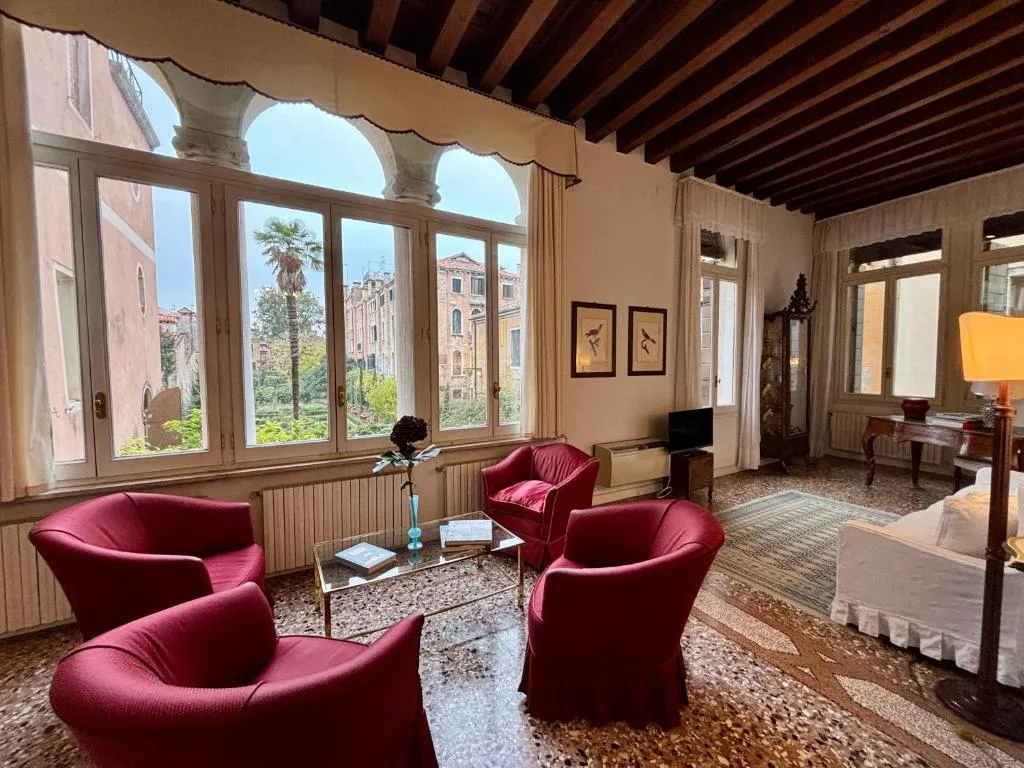 Image of Il giardino segreto di Monty Don sul Canal Grande