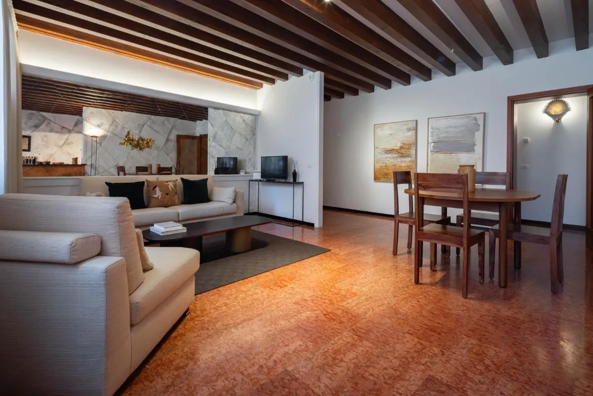 Image 3 of Klimt House