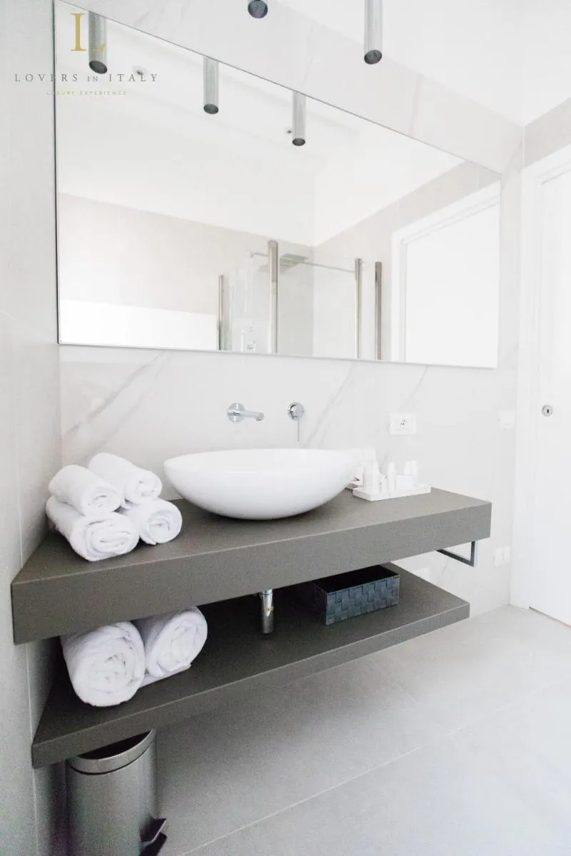 Image 4 of LOVERSINITALY Romantic Apartments – Altana and Jacuzzi