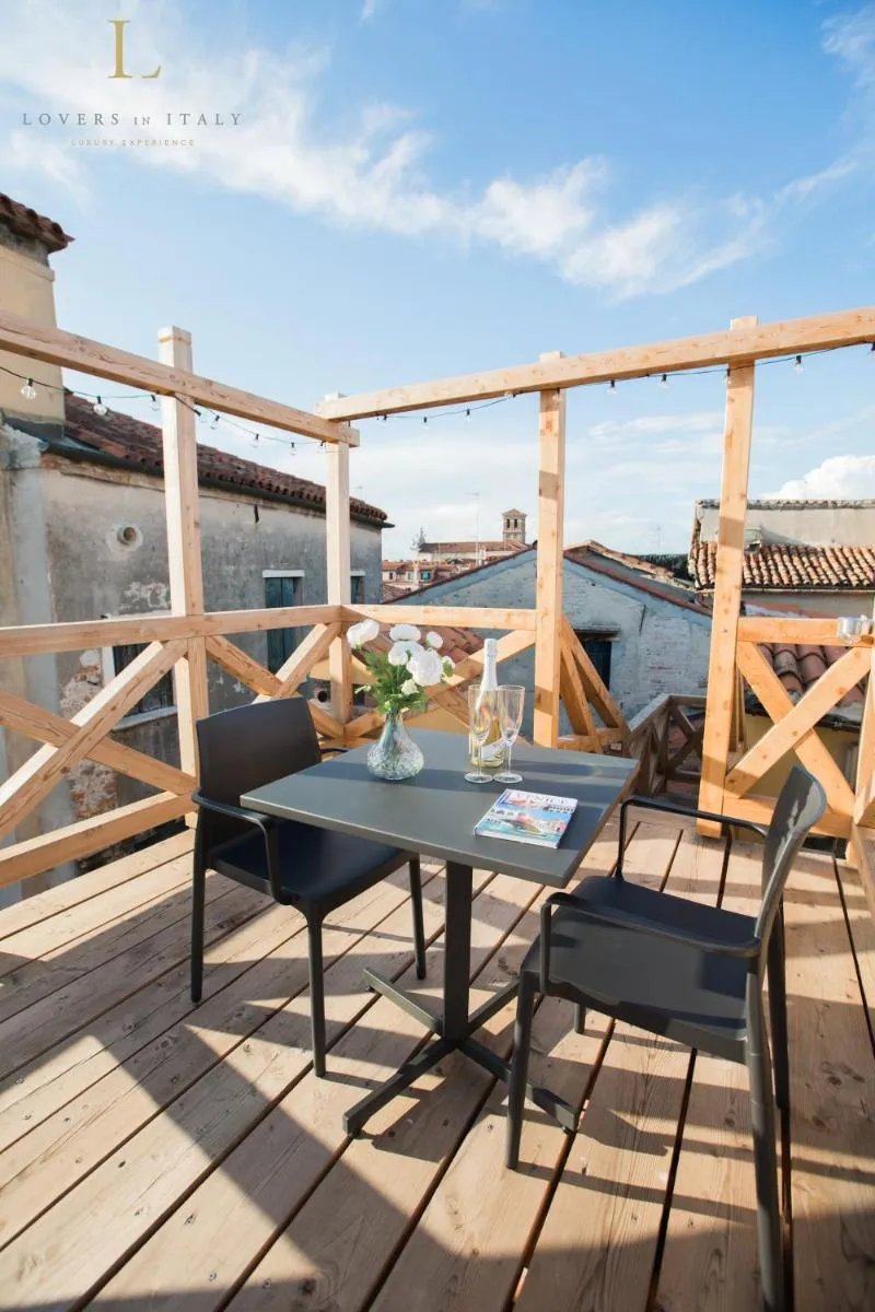 Image 6 of LOVERSINITALY Romantic Apartments – Altana and Jacuzzi