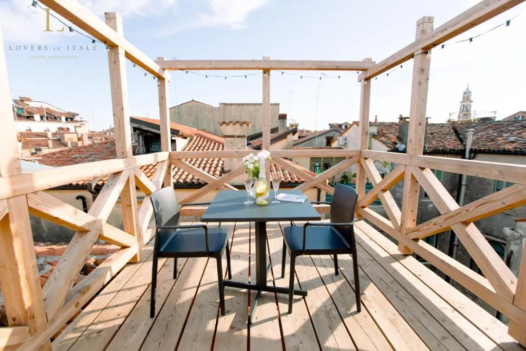 Image of LOVERSINITALY Romantic Apartments – Altana and Jacuzzi