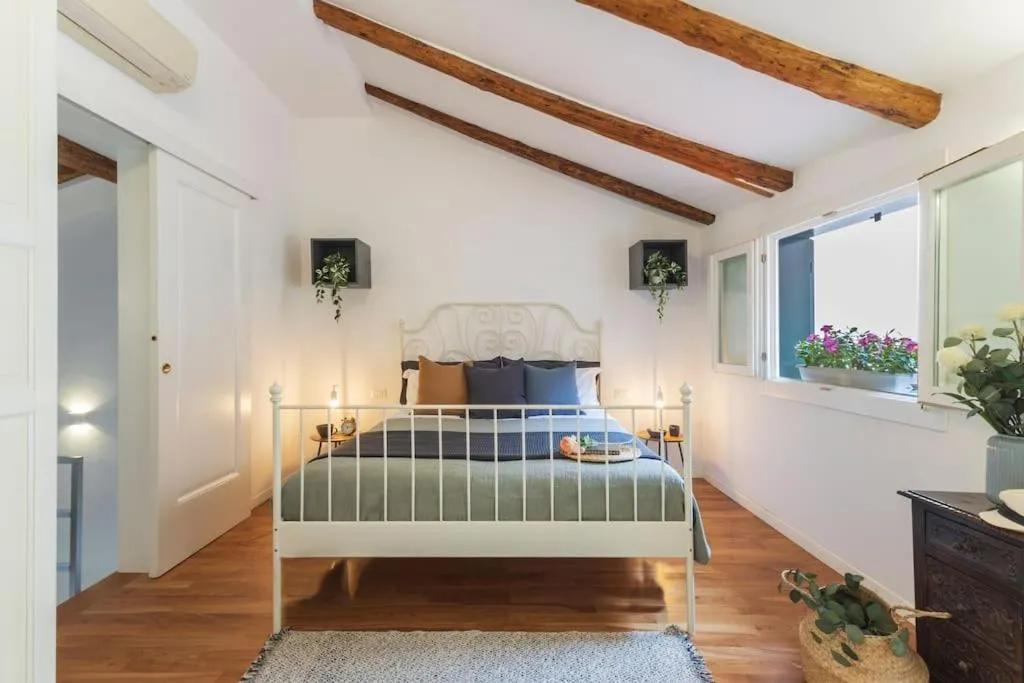 Image 2 of La Casa Più Centrale A Venezia, Con Corte Privata
