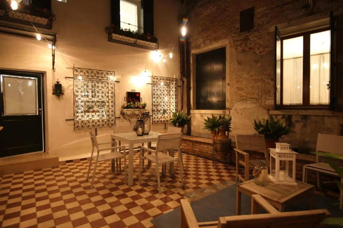 Image 6 of La Casa Più Centrale A Venezia, Con Corte Privata