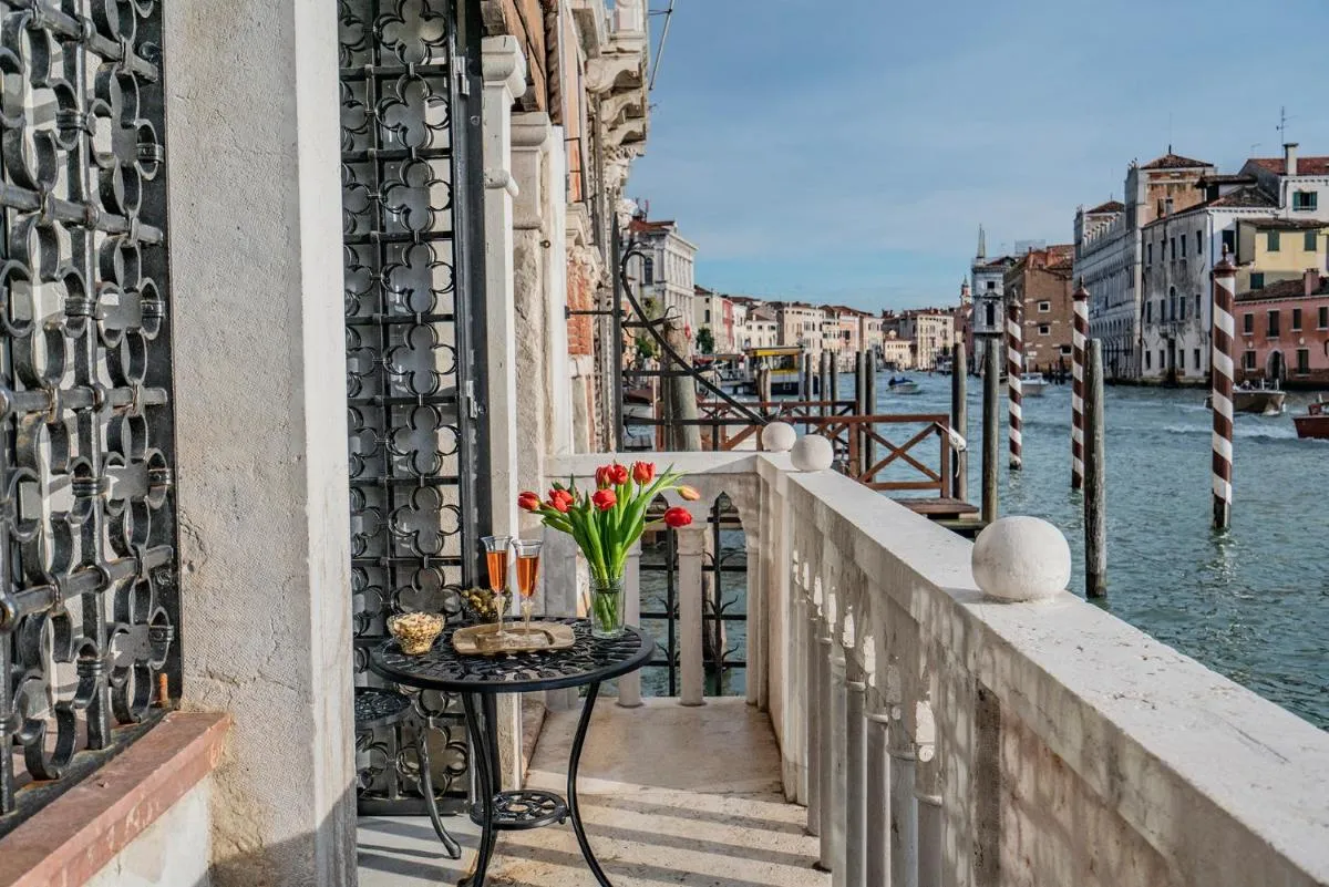Image 4 of La Loggia Grand Canal