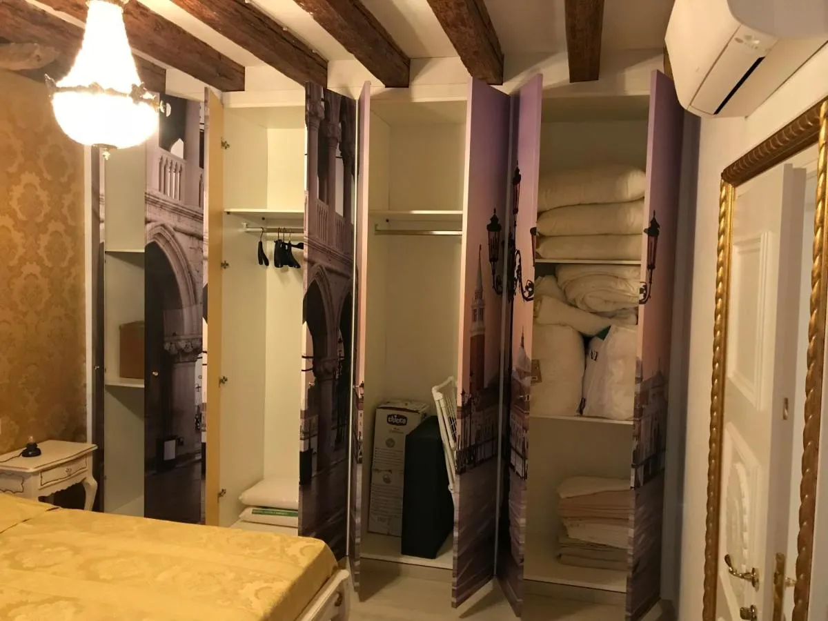 Image 2 of La Residenza di Carlo close to Piazza San marco