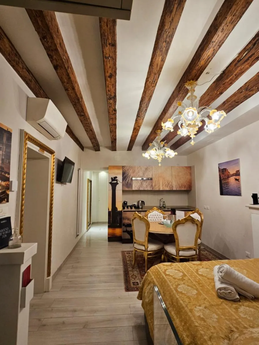 Image 4 of La Residenza di Carlo close to Piazza San marco