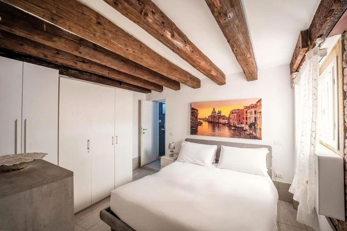 Image 1 of La Vida by Venicevillas