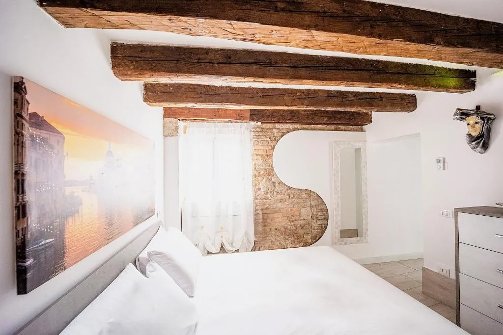 Image of La Vida by Venicevillas