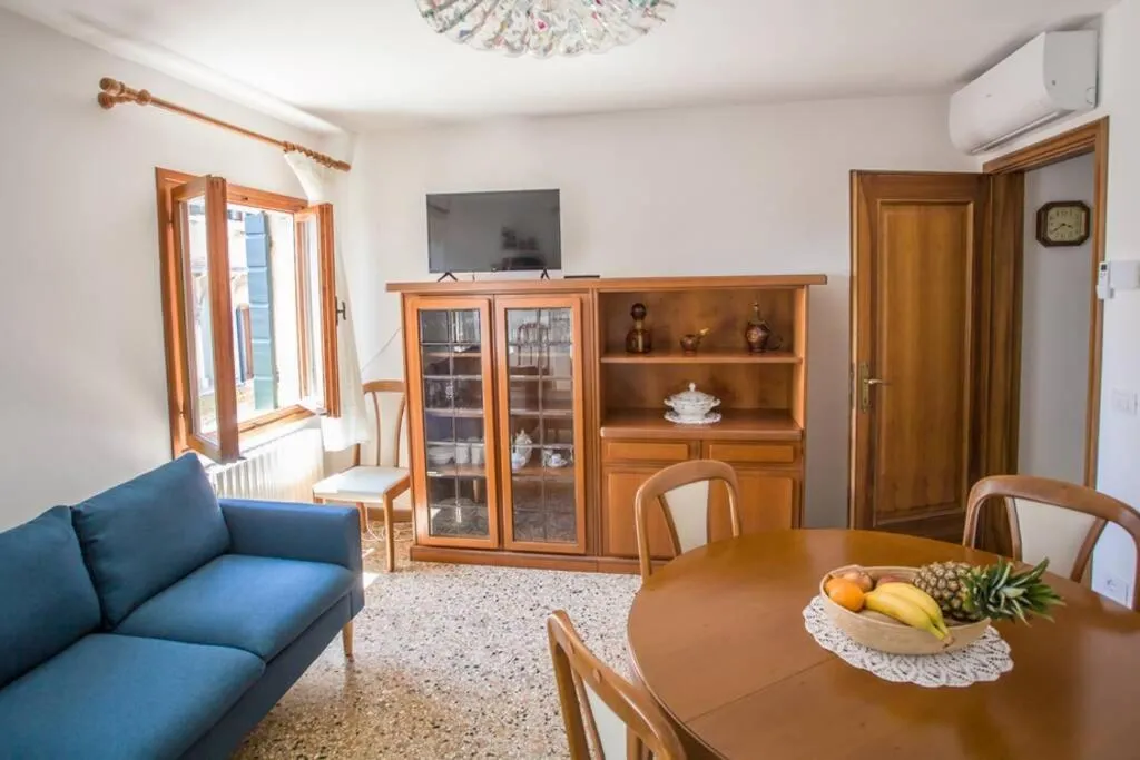 Image 4 of Le Sorelle