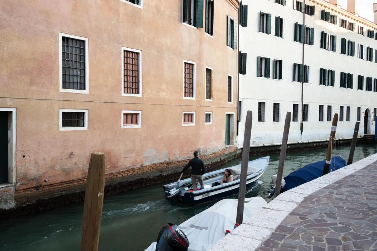 Image 4 of Lemon House