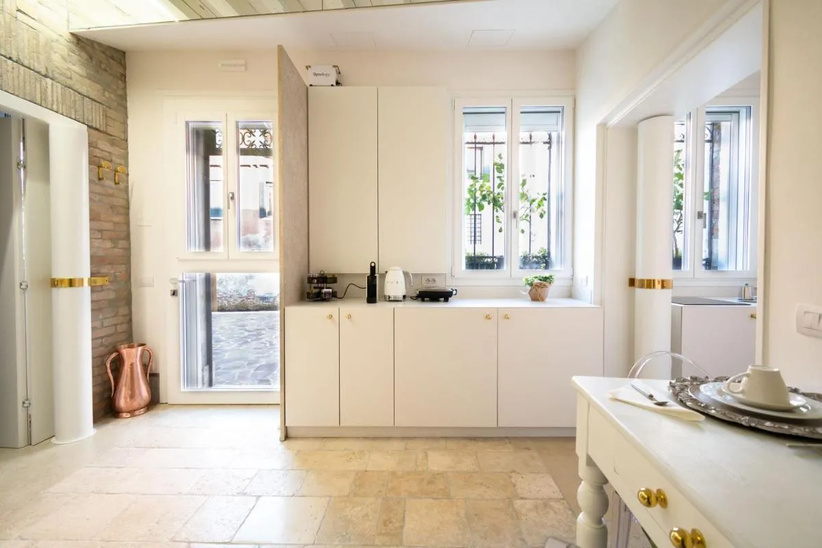 Image 1 of Lemon House