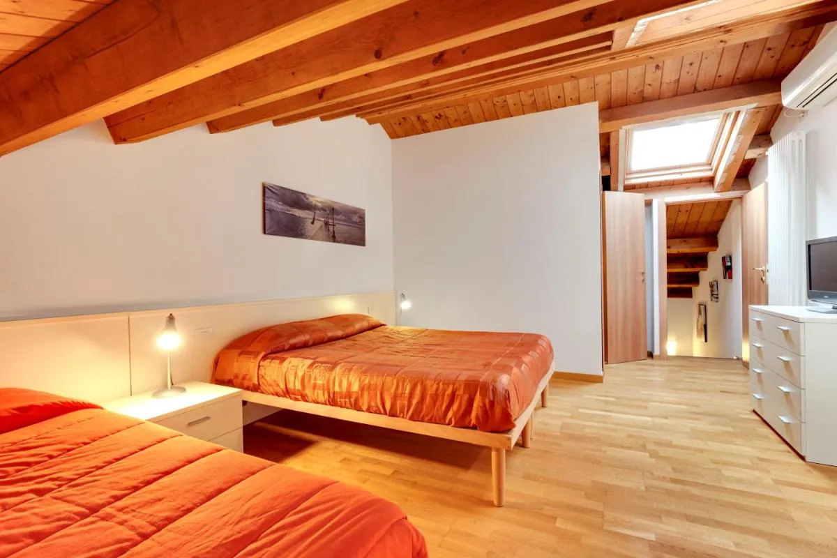 Image 1 of Little canal 8