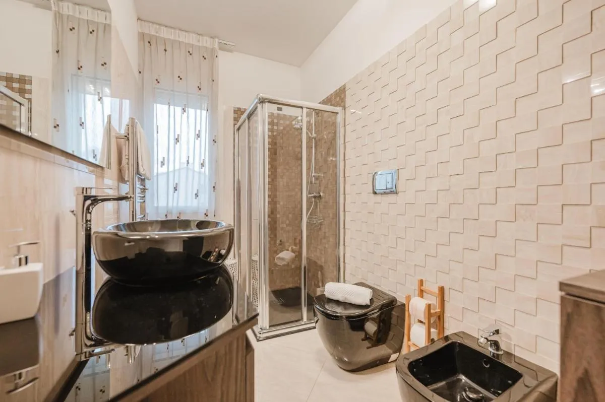 Image 2 of Lucrezia Suite – 10 min from Venice & Free Parking