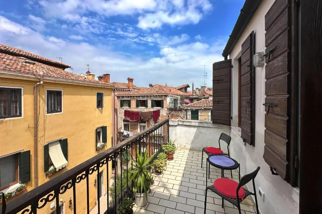 Image of Luminosa terrazza dietro S.Marco