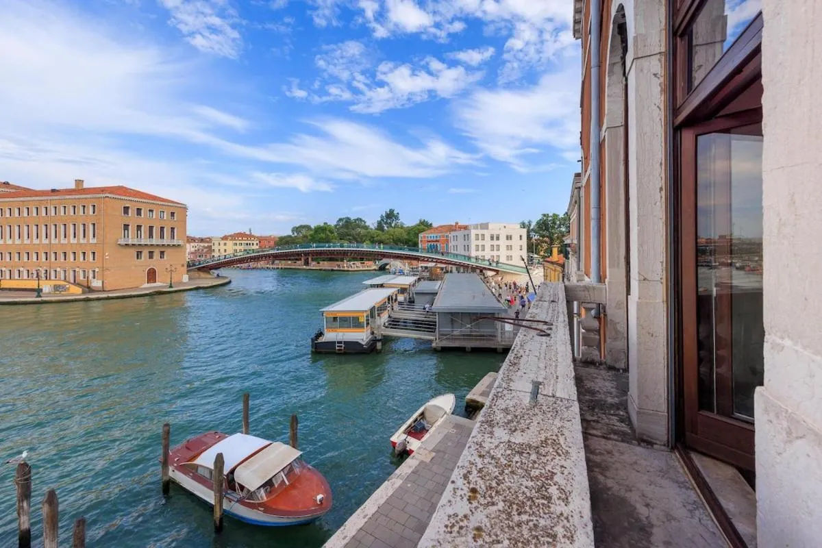 Image 5 of Luxury Calatrava – Apartment in Venetian Palazzo