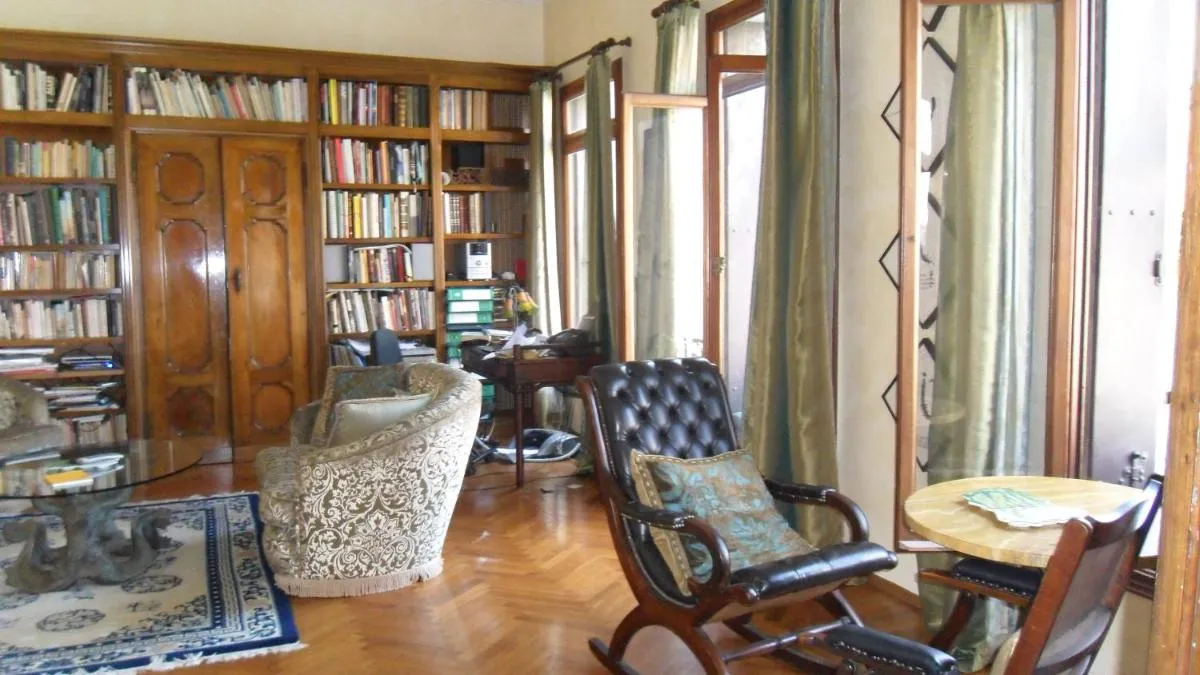 Image 2 of Luxury apartment on the Grand Canal