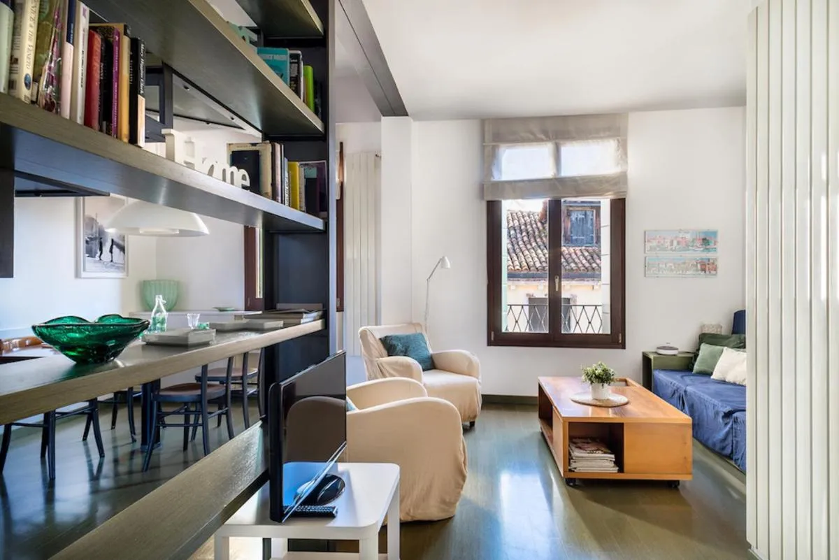 Image 4 of MANSARDINA – 1 min from Accademia – duplex stylish and cosy