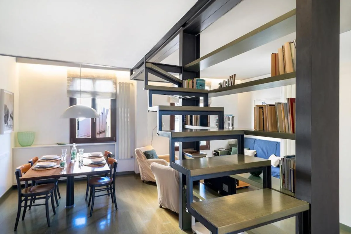 Image 6 of MANSARDINA – 1 min from Accademia – duplex stylish and cosy