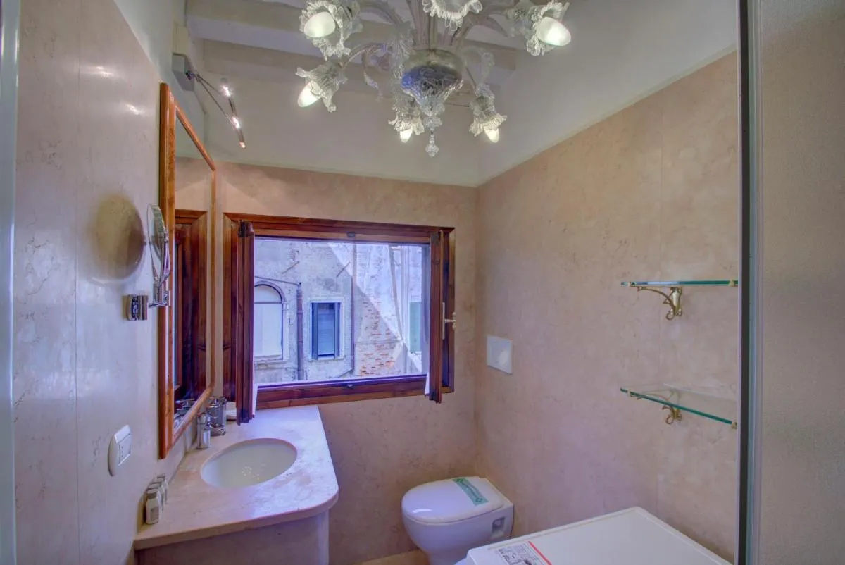 Image 2 of MARCO Canal-views