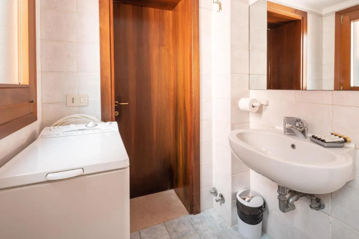 Image 2 of Maison Valentina