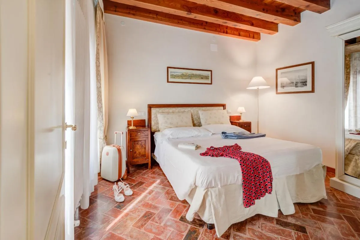 Image 5 of Master Venice Apartments