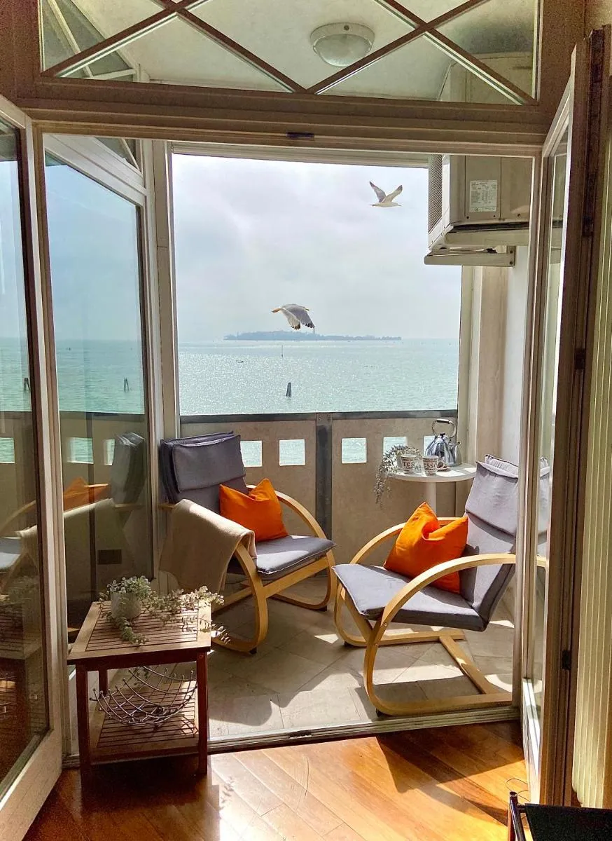 Image 3 of Miami in Venice