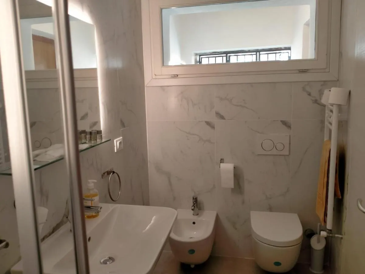 Image 5 of Nic House