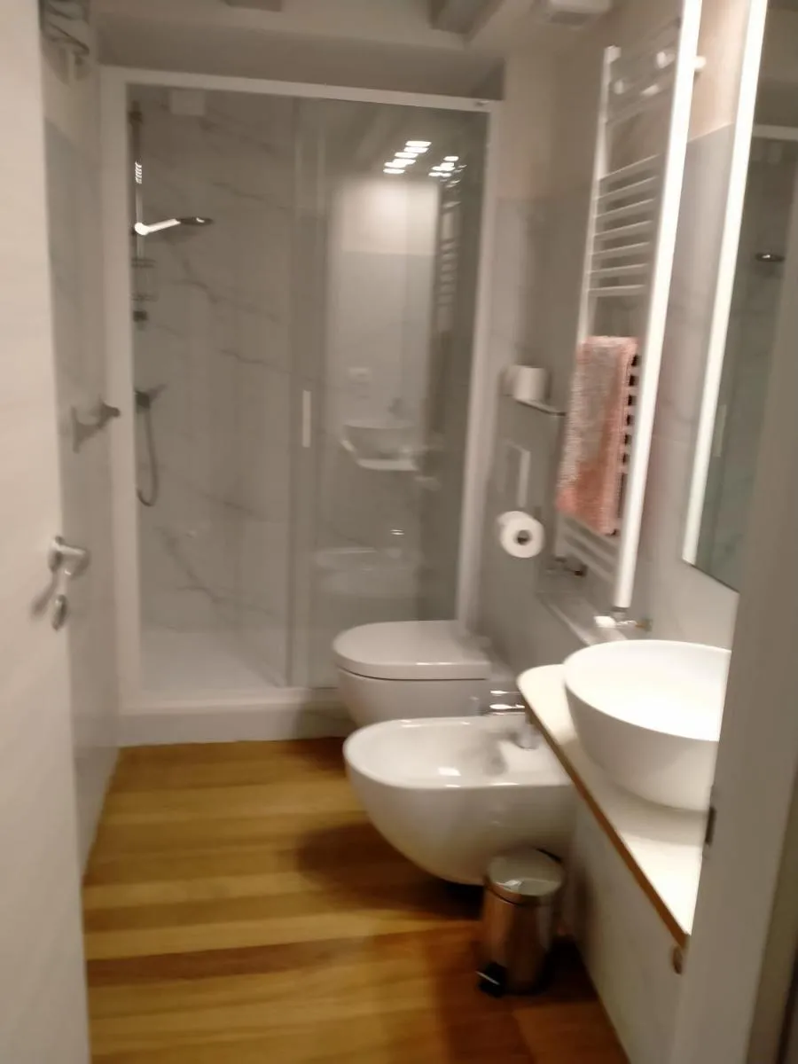 Image 4 of Nic House