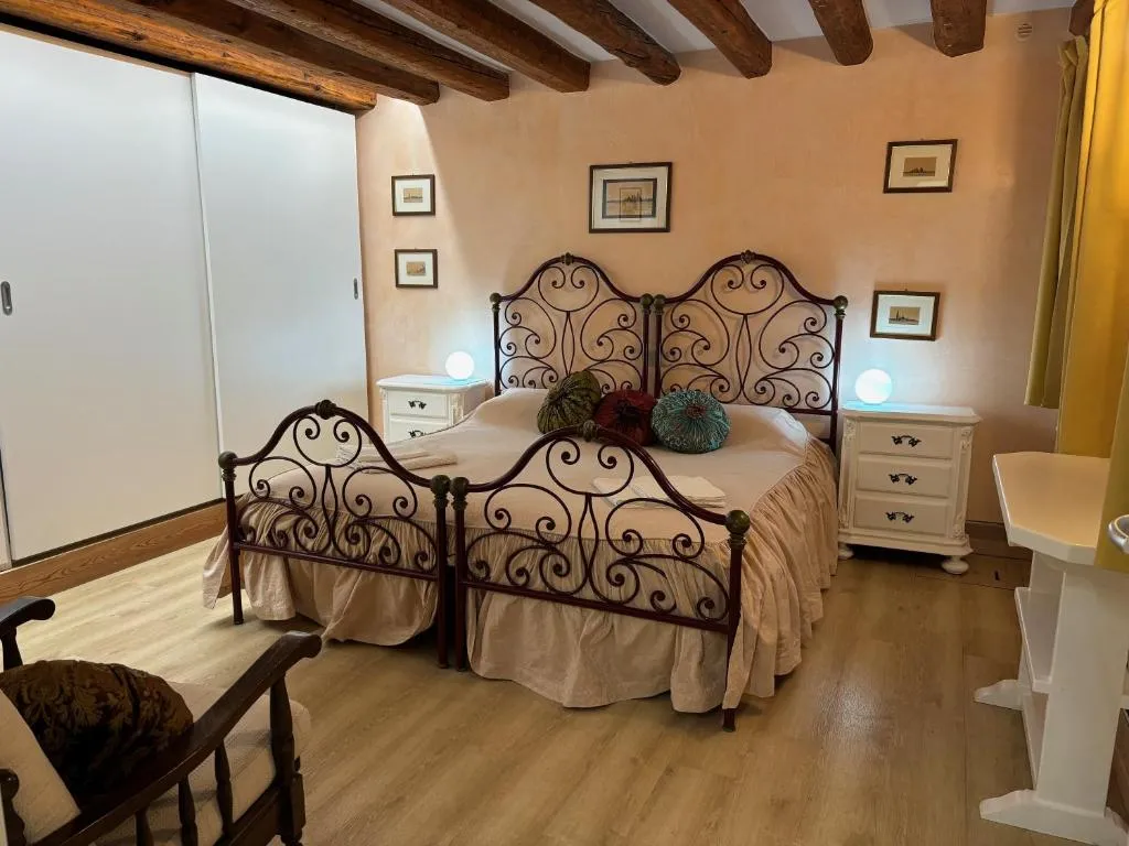 Image of Ninette Home