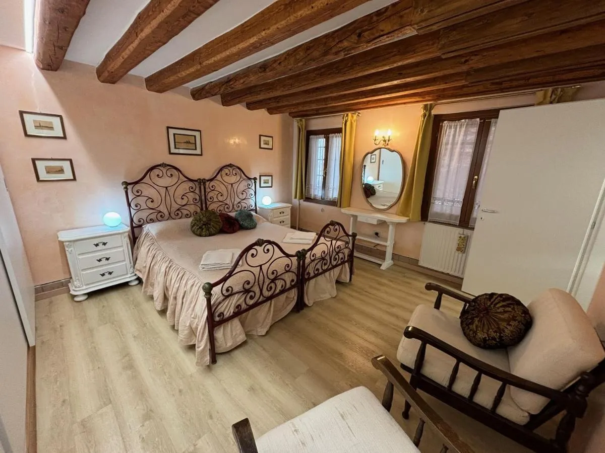 Image 1 of Ninette Home