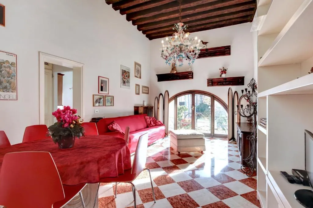 Image of Nobile House