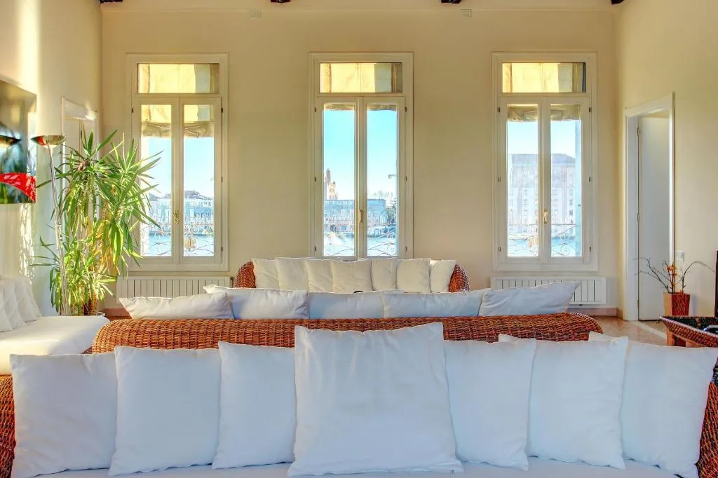 Image of PATRIZIO panoramic view