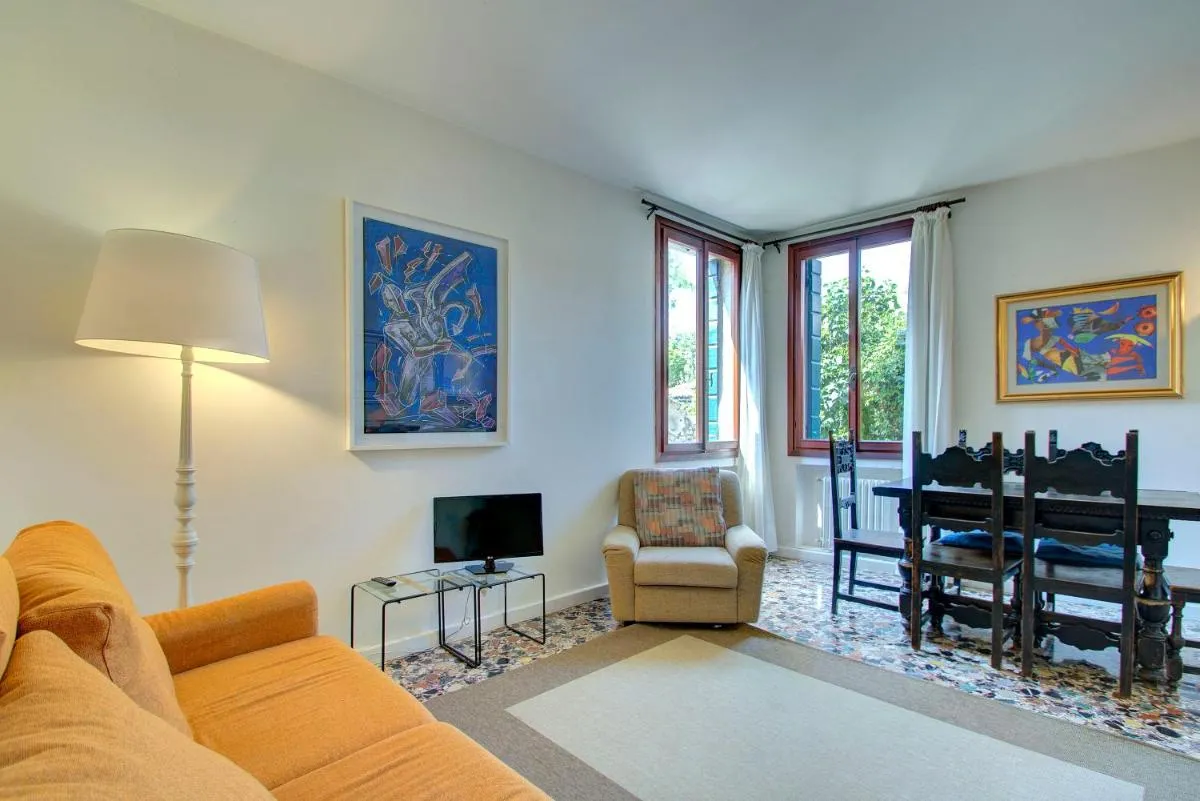 Image 4 of PEGGY-Guggenheim