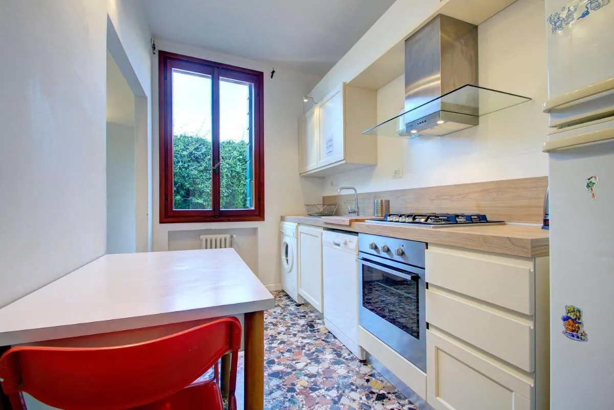 Image 3 of PEGGY-Guggenheim