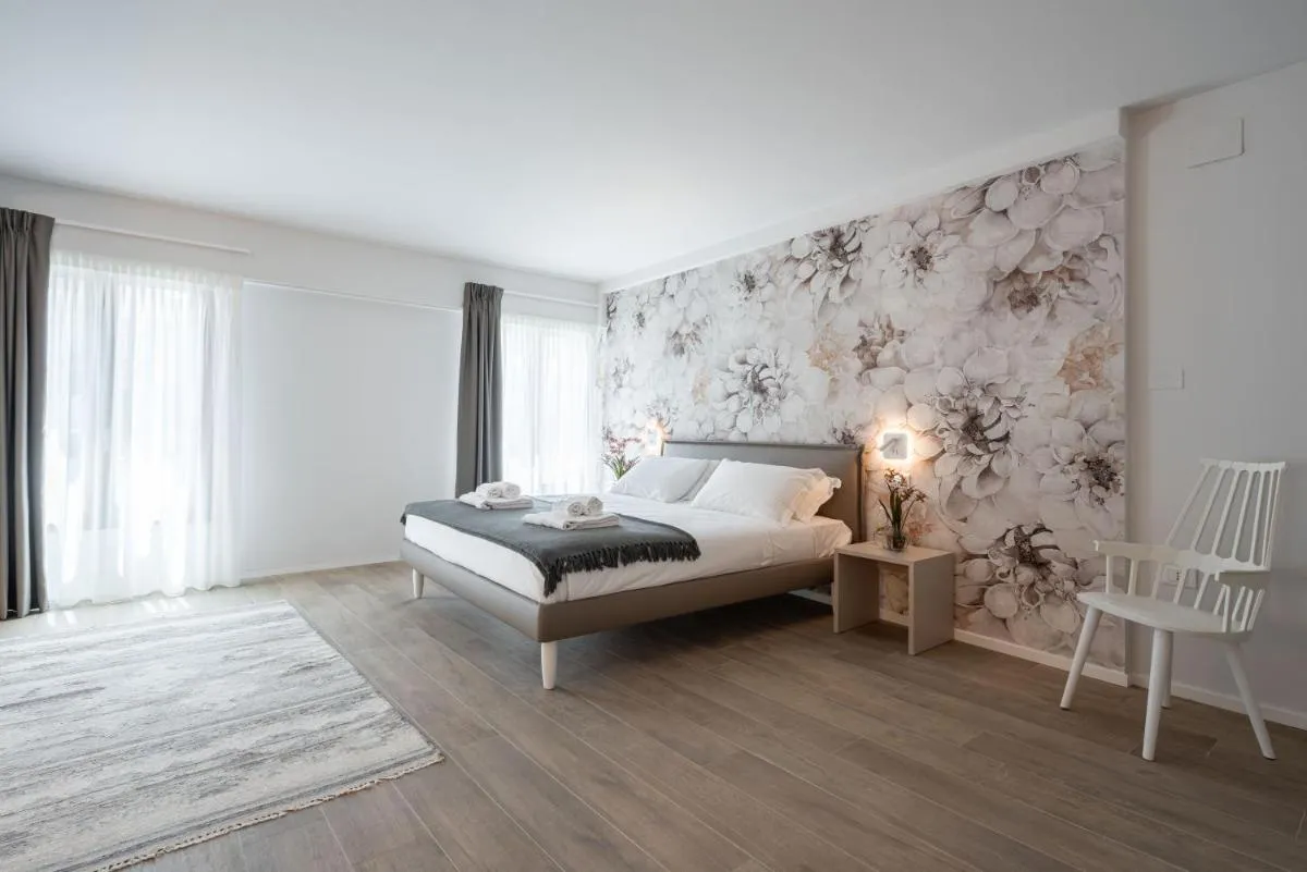 Image 1 of Palace Canal View by Wonderful Italy