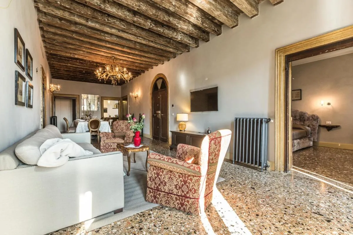 Image 4 of Palazzina Canal