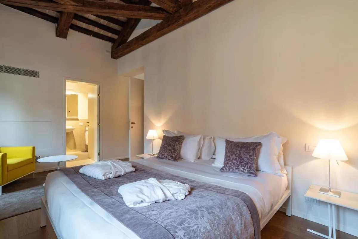 Image 6 of Palazzo Vendramin Costa