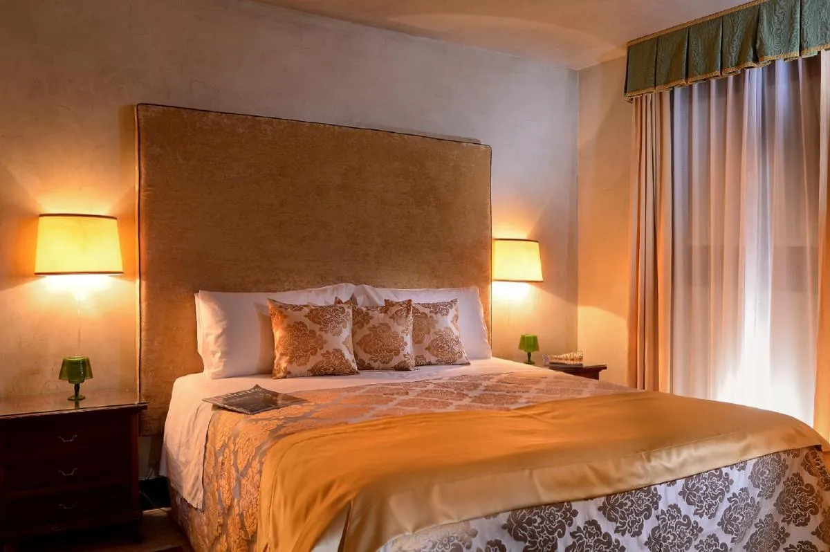 Image 6 of Palazzo del Giglio