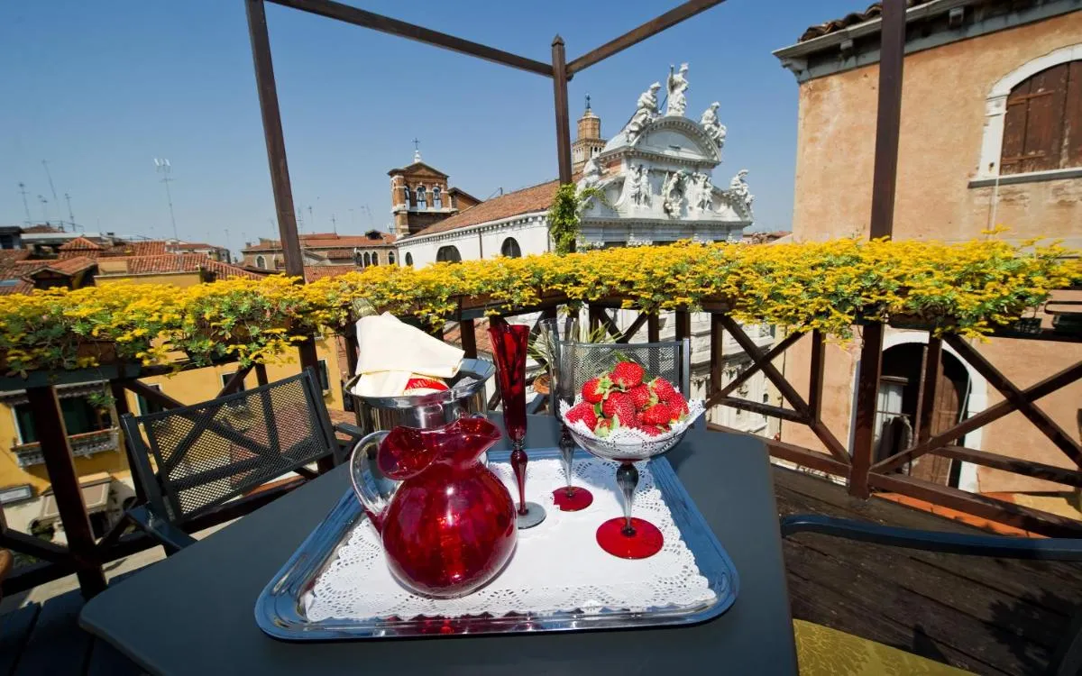 Image 2 of Palazzo del Giglio