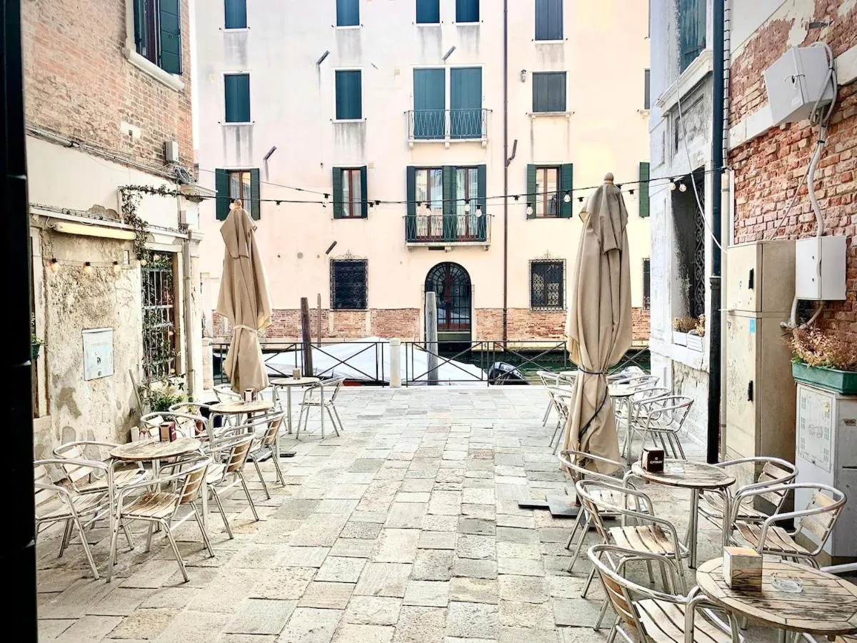 Image 4 of Palazzo diedo 2