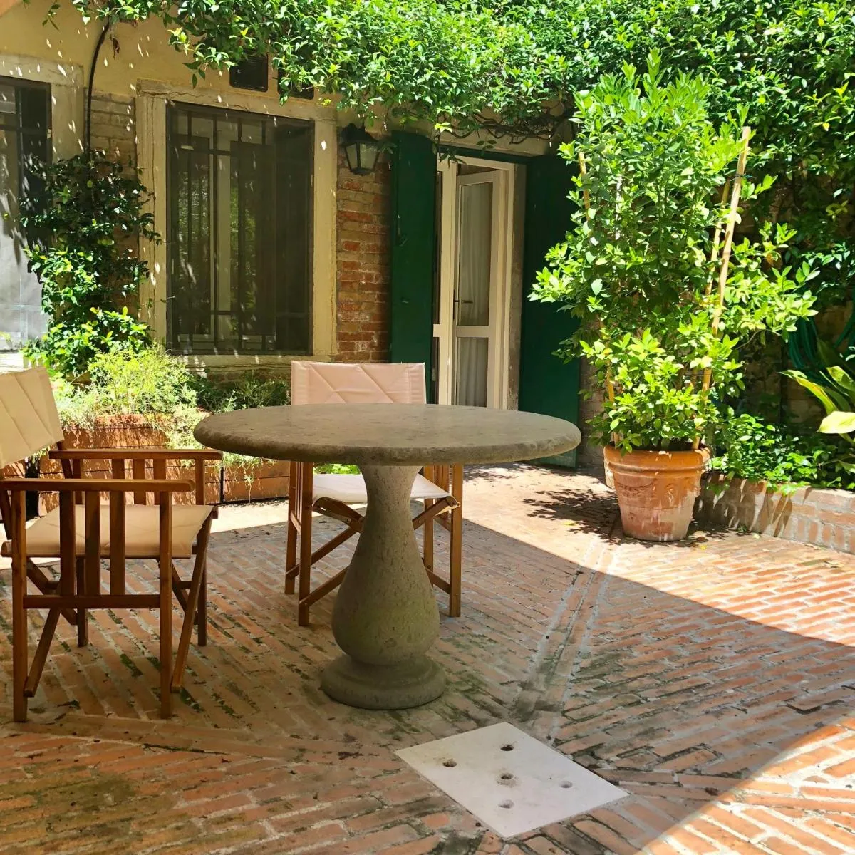 Image 3 of Peggy Suite