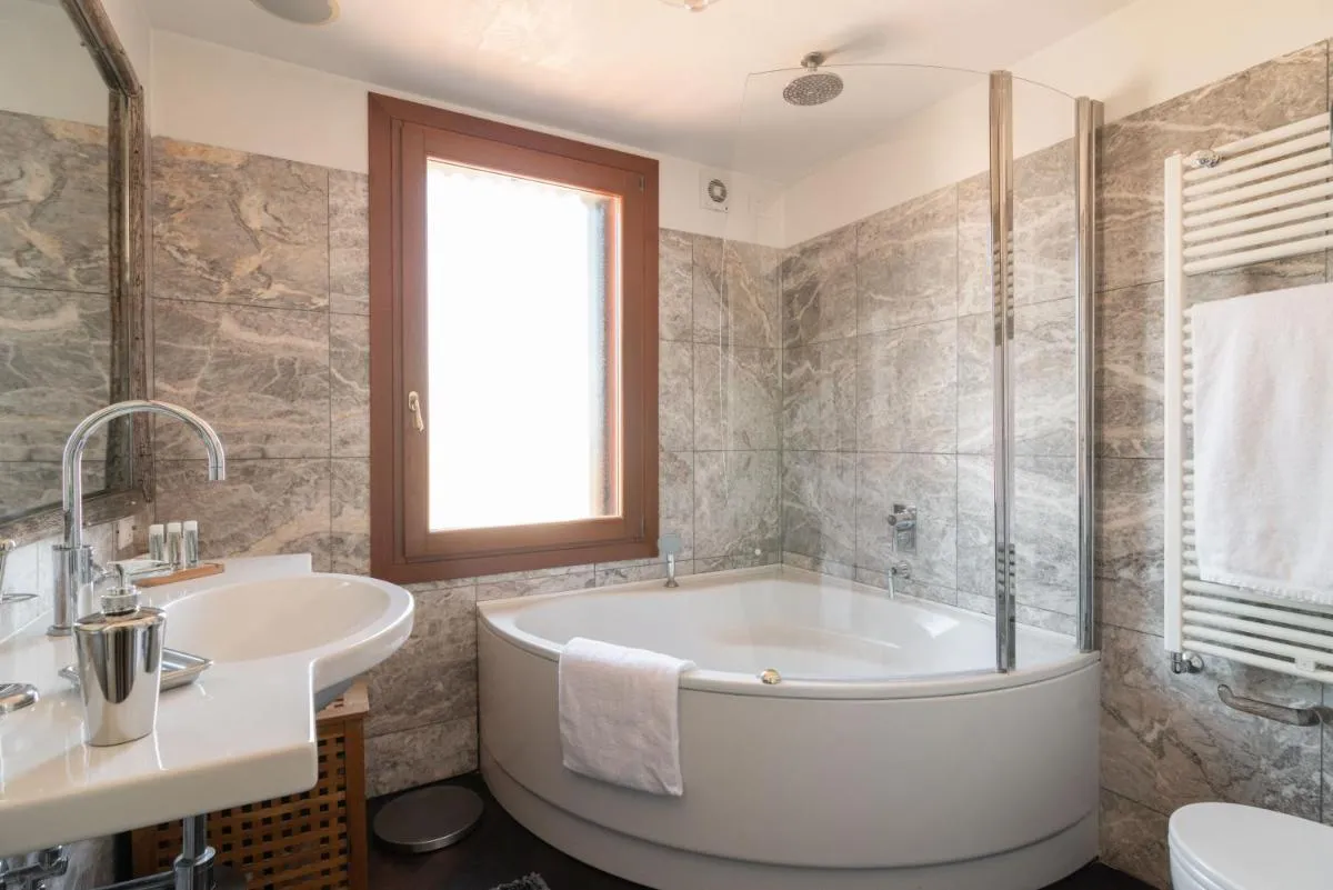 Image 2 of Penthouse with Rooftop Terrace and 360 Views of Venice – Venice5th