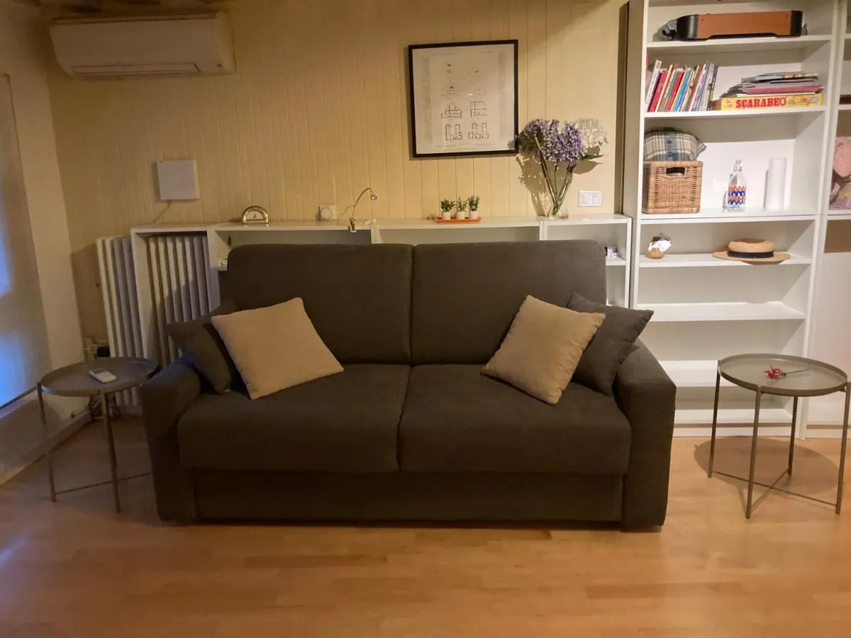 Image 2 of Piccola dimora in palazzo storico