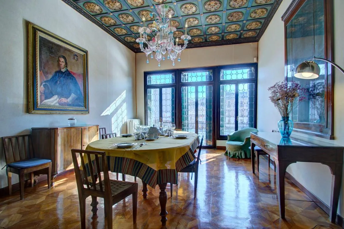 Image 3 of RABOSO Grand 9-windows