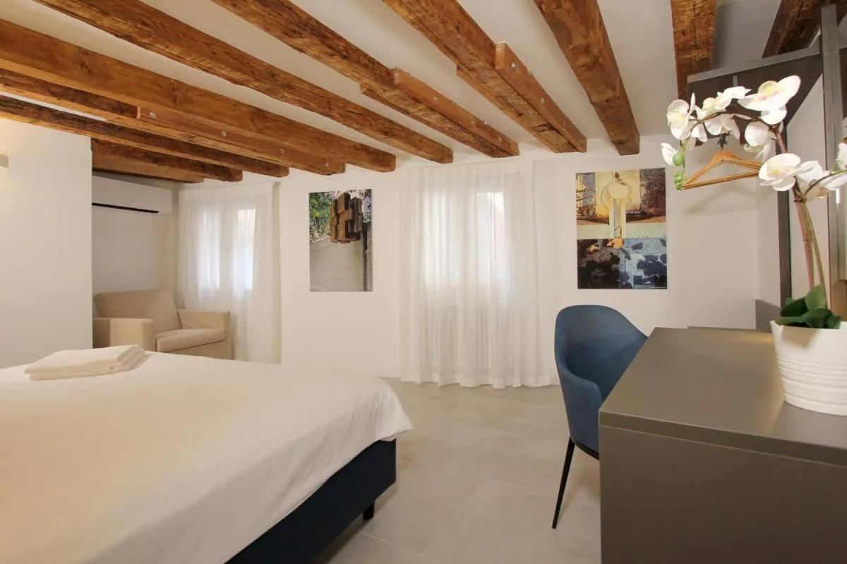 Image 1 of Residence Modern Art