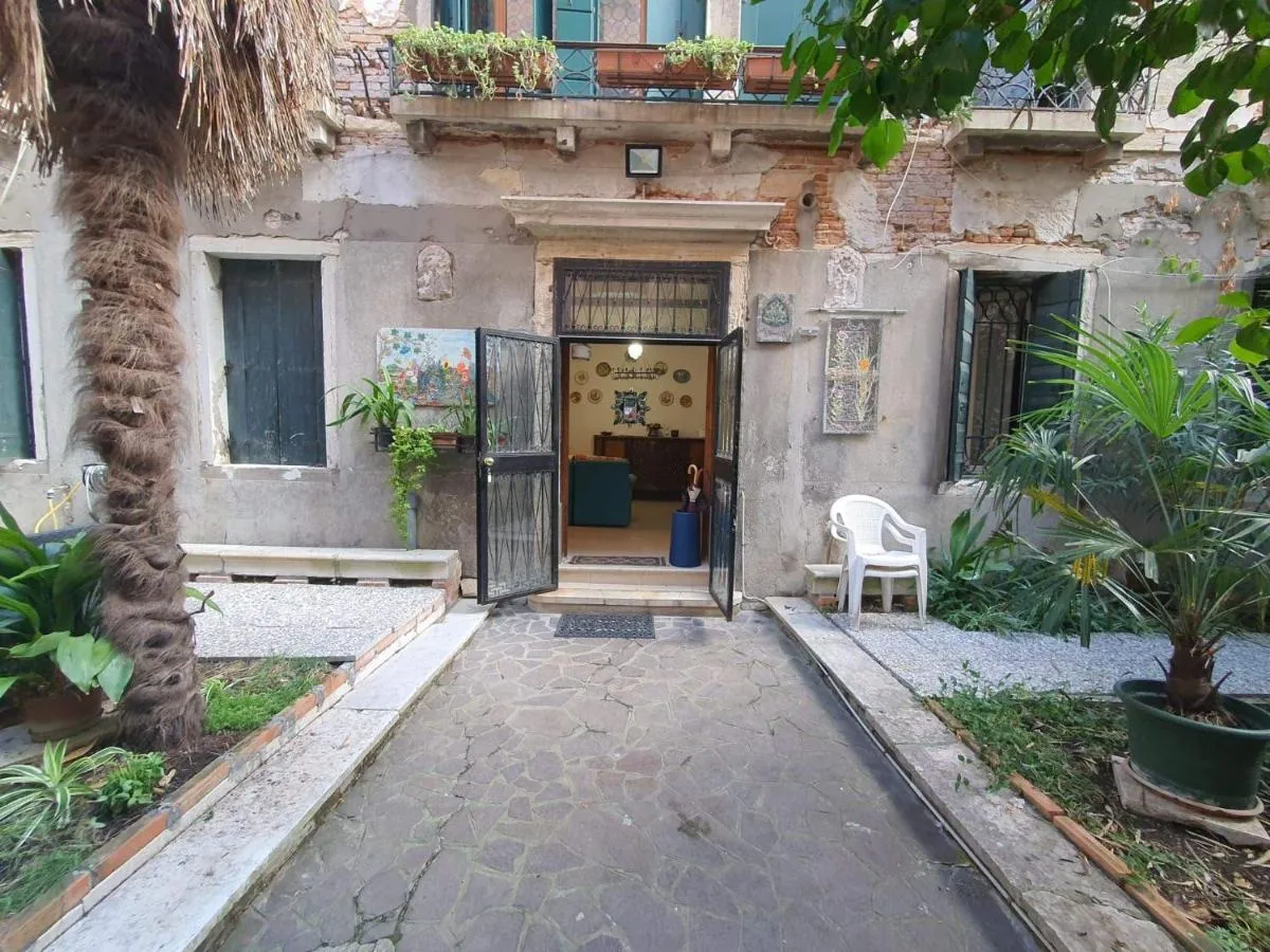 Image 5 of Residenza oleandro rosa