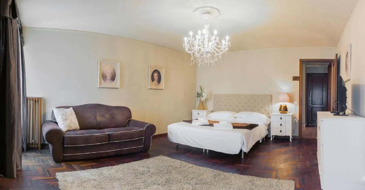 Image 6 of Rialto Canal View With Terrace and Balcony by Wonderful Italy