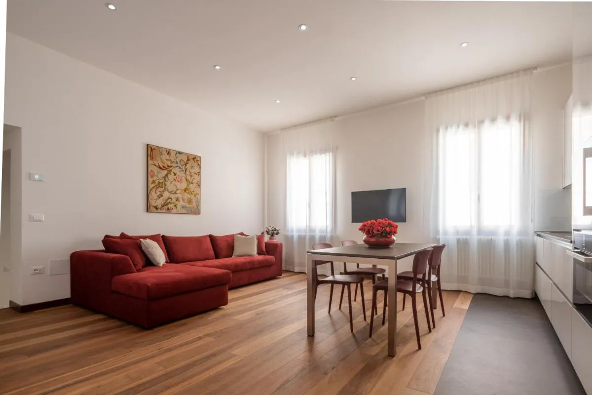 Image 4 of Rialto Deluxe Grand Canal View R&R