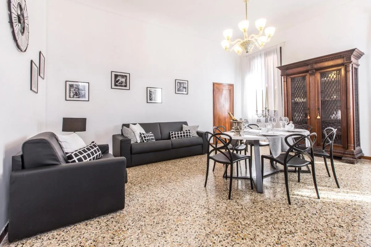 Image 3 of Rialto Design Boutique Apartment R&R