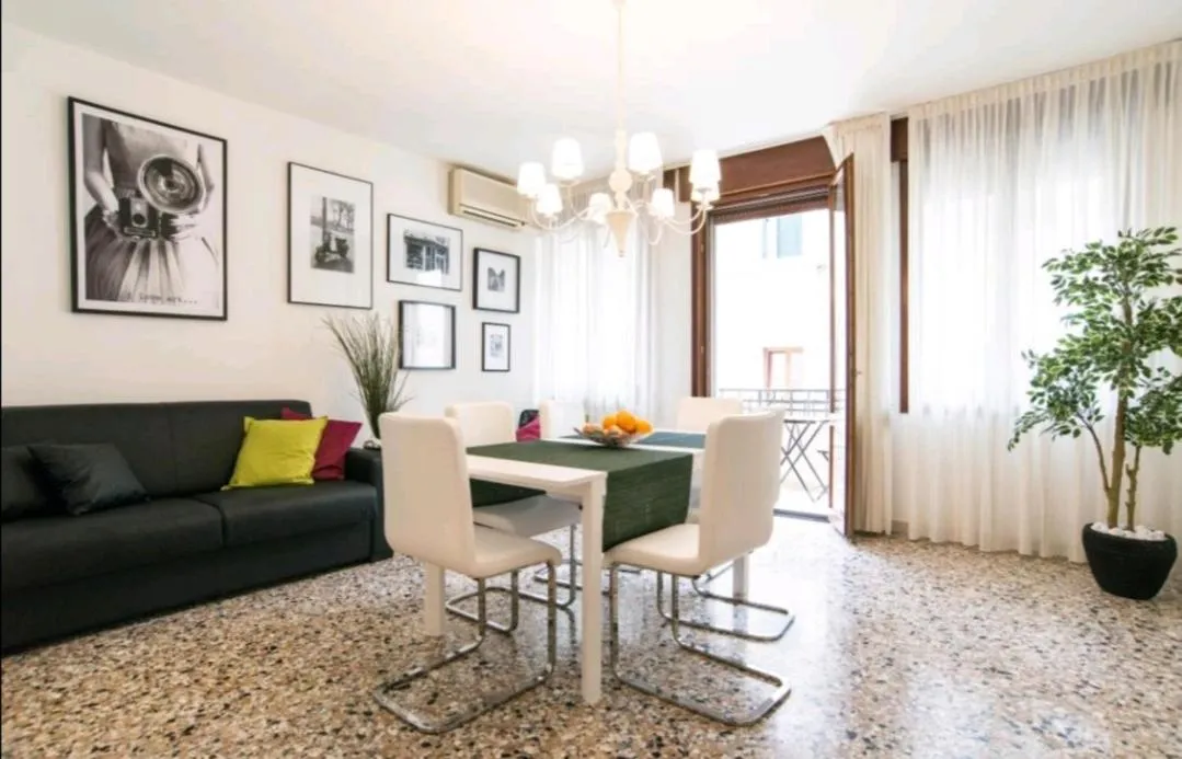 Image 3 of Rio Venice